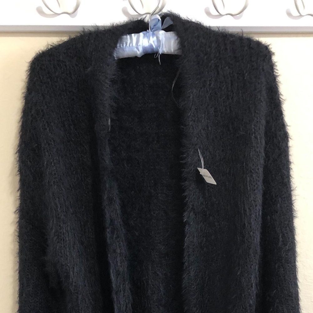 LOVE TREE BLACK SWEATER  SIZE MEDIUM